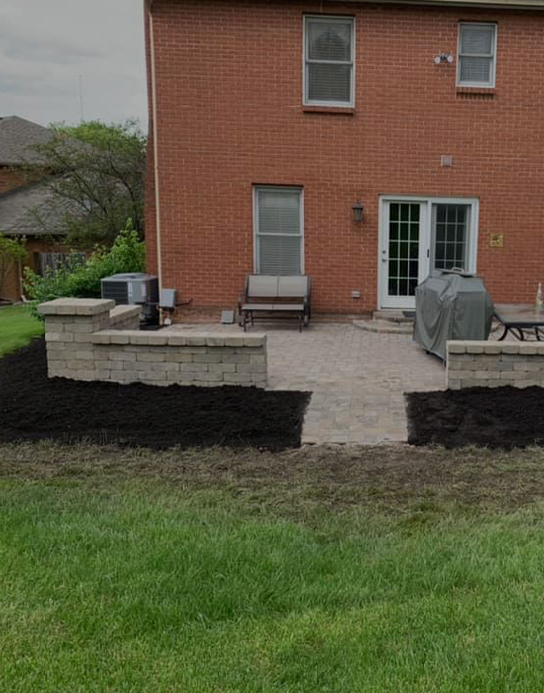 patio seating wall